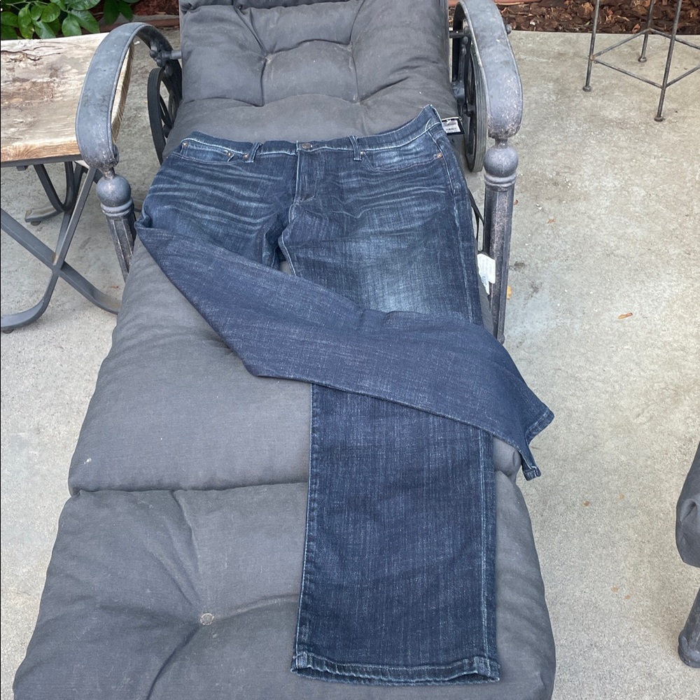 Great Lucky Brand Men’s Jeans NWT - Picture 2 of 10
